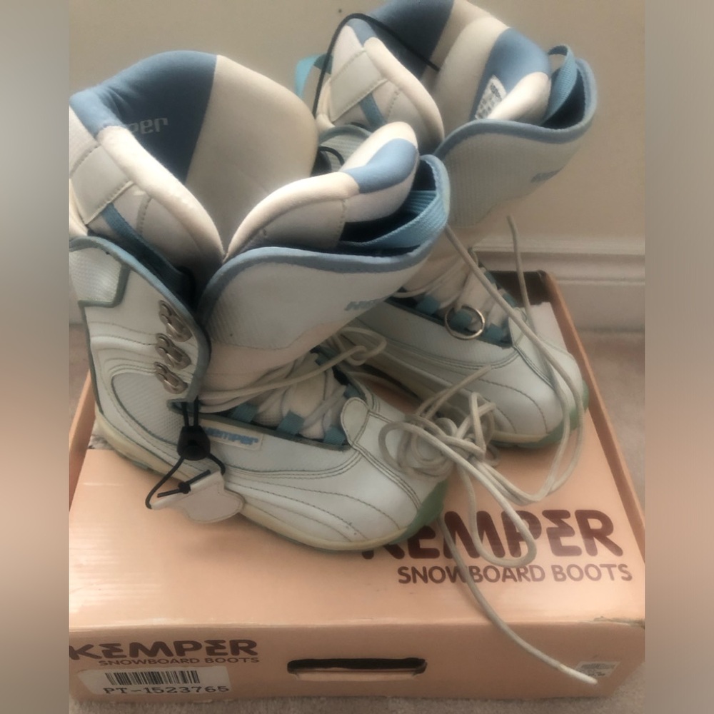 Kemper Women's Snowboard Boots - White and Blue